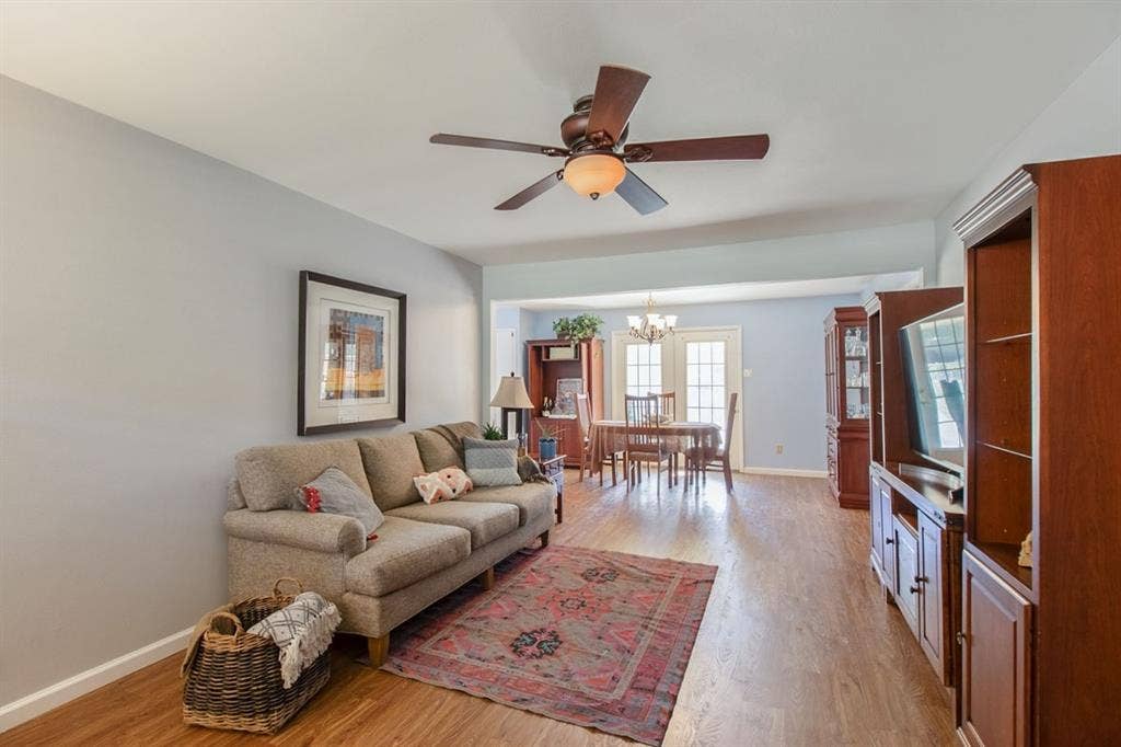 8630 Hackney Lane, Dallas, TX 75238 8630 Hackney Lane, Dallas, TX 75238