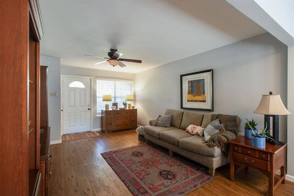 8630 Hackney Lane, Dallas, TX 75238 8630 Hackney Lane, Dallas, TX 75238