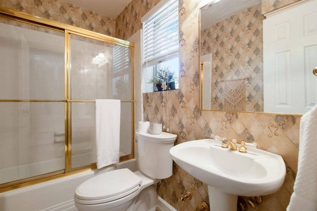8630 Hackney Lane, Dallas, TX 75238 8630 Hackney Lane, Dallas, TX 75238