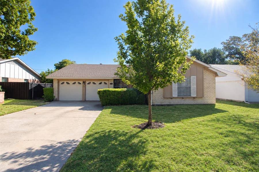 Property photo for 8630 Hackney Lane, Dallas, TX