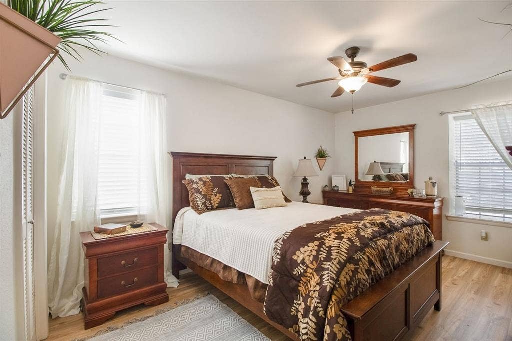 8630 Hackney Lane, Dallas, TX 75238 8630 Hackney Lane, Dallas, TX 75238