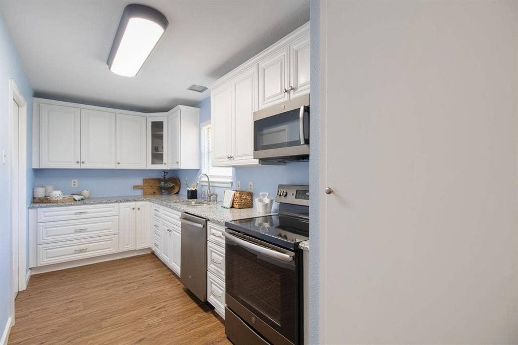 8630 Hackney Lane, Dallas, TX 75238 8630 Hackney Lane, Dallas, TX 75238