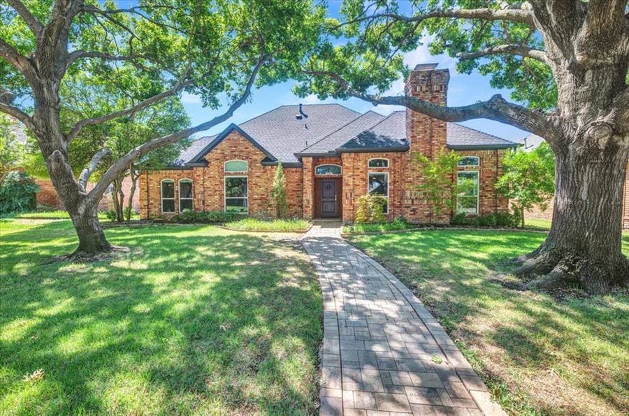 Property photo for 5208 Streamwood Lane, Plano, TX