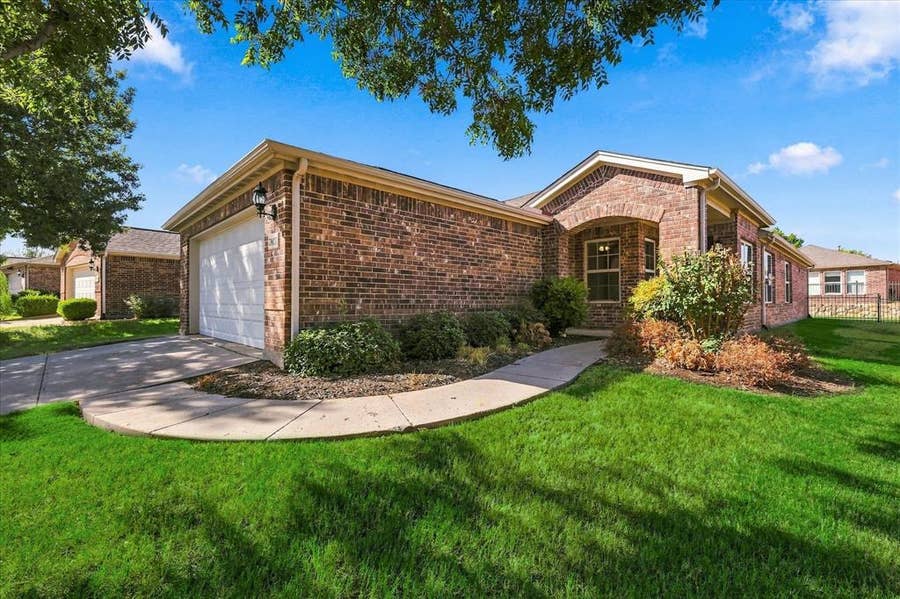 Property photo for 7927 Estancia Drive, Frisco, TX
