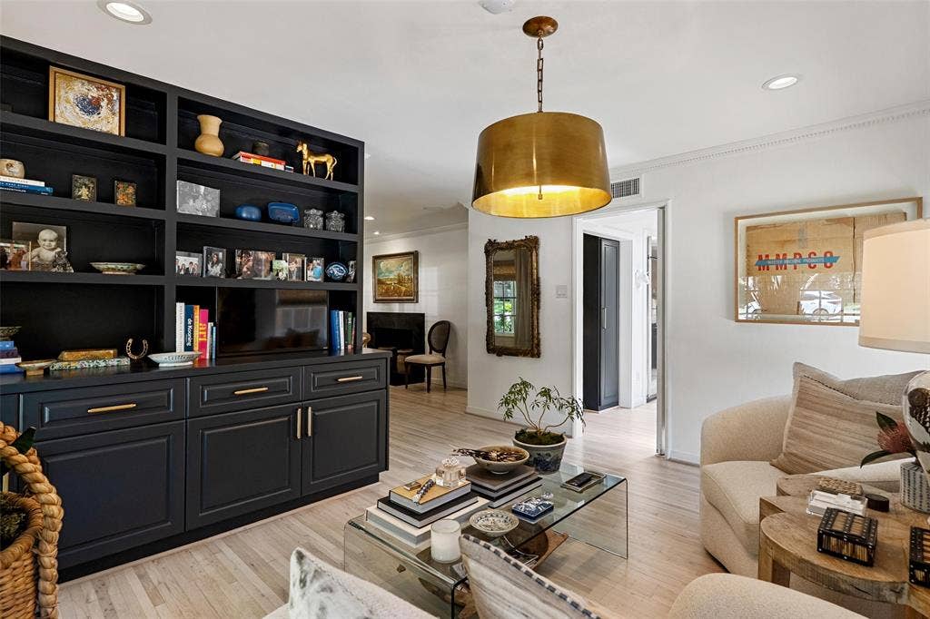 6330 Prestonshire Lane, Dallas, TX 75225 6330 Prestonshire Lane, Dallas, TX 75225