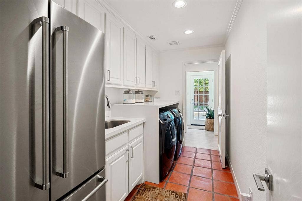 6330 Prestonshire Lane, Dallas, TX 75225 6330 Prestonshire Lane, Dallas, TX 75225
