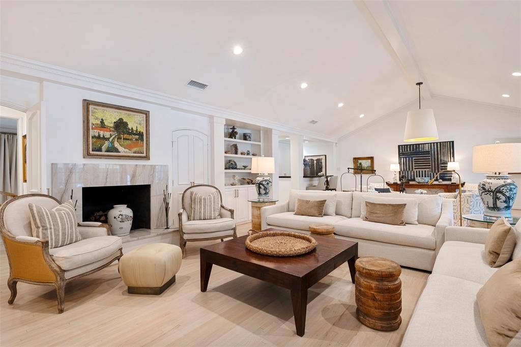 6330 Prestonshire Lane, Dallas, TX 75225 6330 Prestonshire Lane, Dallas, TX 75225