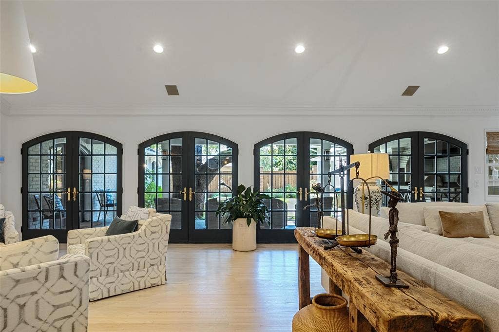 6330 Prestonshire Lane, Dallas, TX 75225 6330 Prestonshire Lane, Dallas, TX 75225