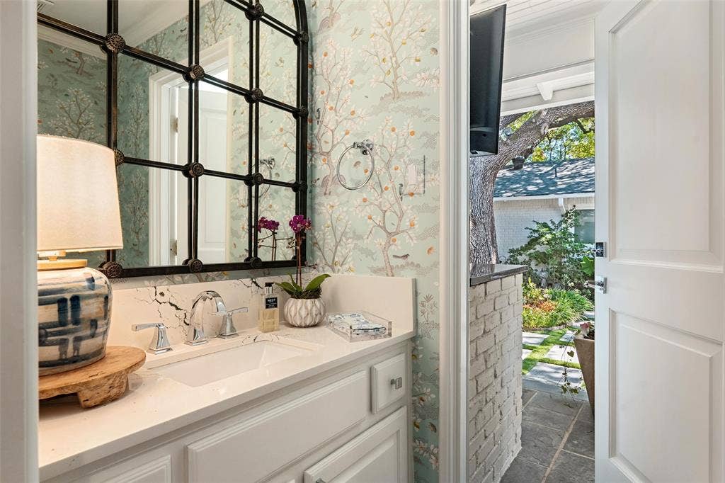 6330 Prestonshire Lane, Dallas, TX 75225 6330 Prestonshire Lane, Dallas, TX 75225