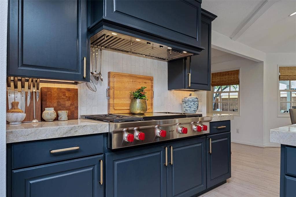 6330 Prestonshire Lane, Dallas, TX 75225 6330 Prestonshire Lane, Dallas, TX 75225