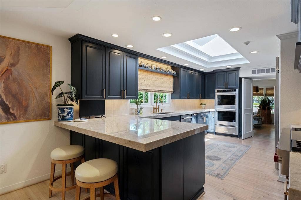 6330 Prestonshire Lane, Dallas, TX 75225 6330 Prestonshire Lane, Dallas, TX 75225