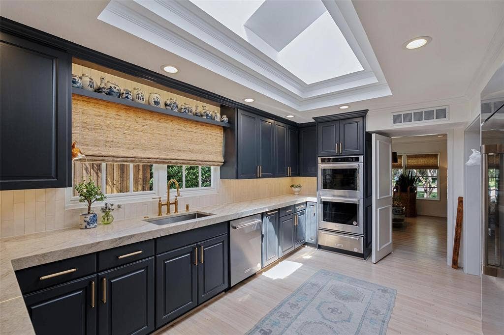 6330 Prestonshire Lane, Dallas, TX 75225 6330 Prestonshire Lane, Dallas, TX 75225