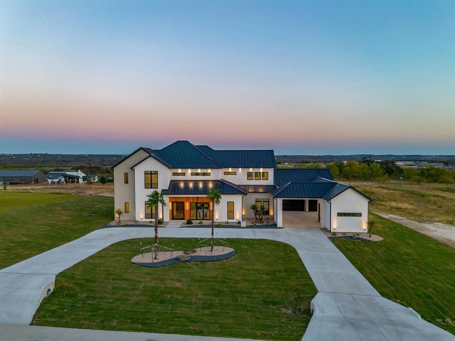 Property photo for 2026 Verona Drive, Weatherford, TX
