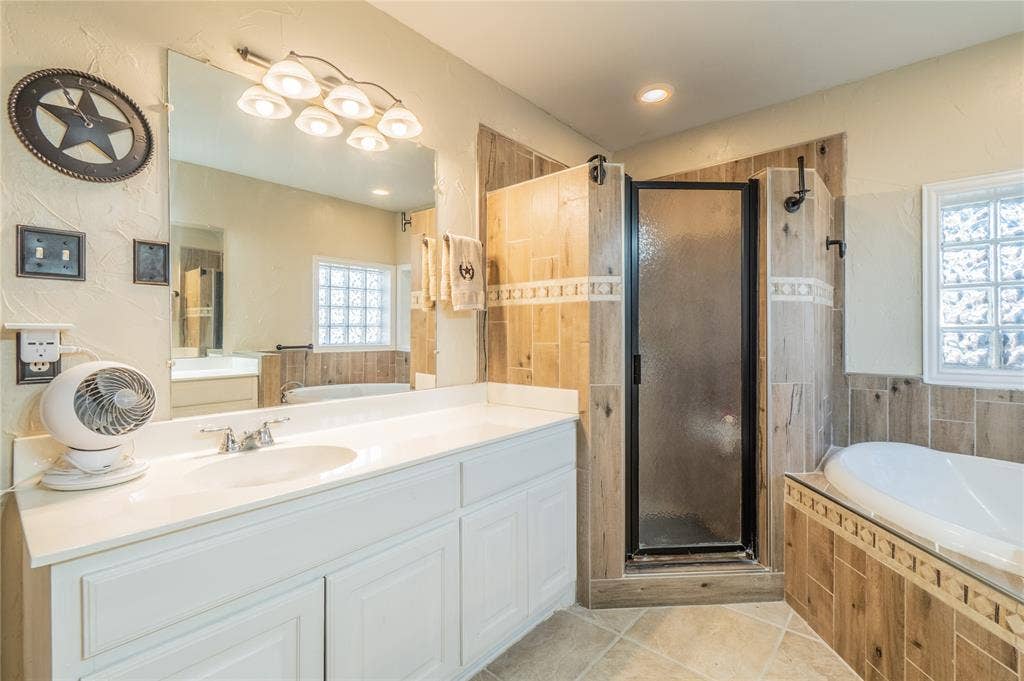 2830 Brads Way, Midlothian, TX 76065 2830 Brads Way, Midlothian, TX 76065