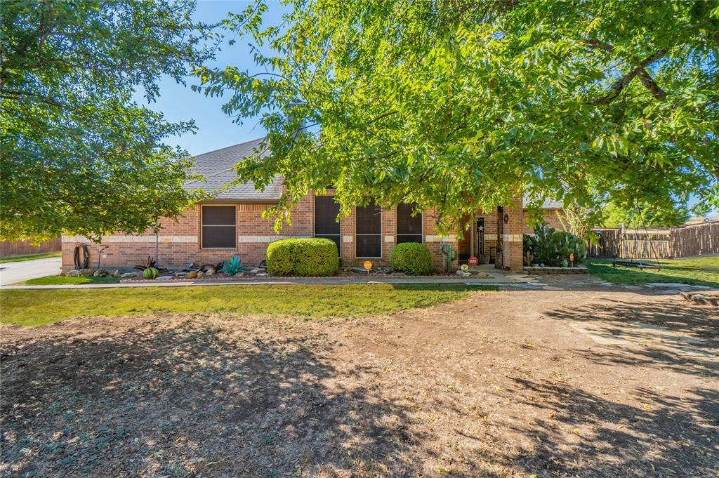 2830 Brads Way, Midlothian, TX 76065 2830 Brads Way, Midlothian, TX 76065