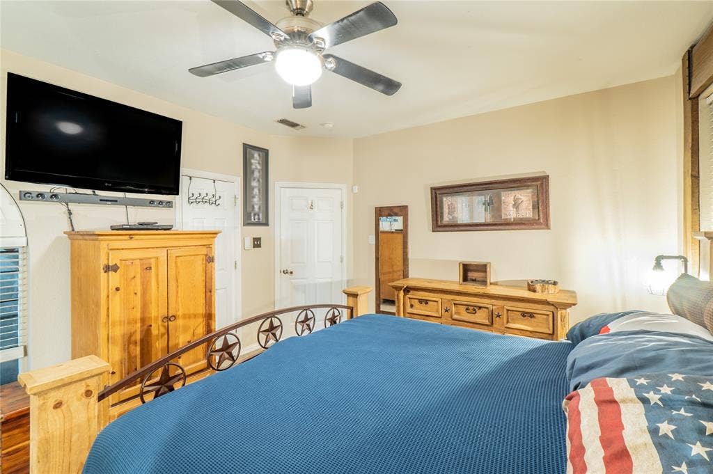 2830 Brads Way, Midlothian, TX 76065 2830 Brads Way, Midlothian, TX 76065