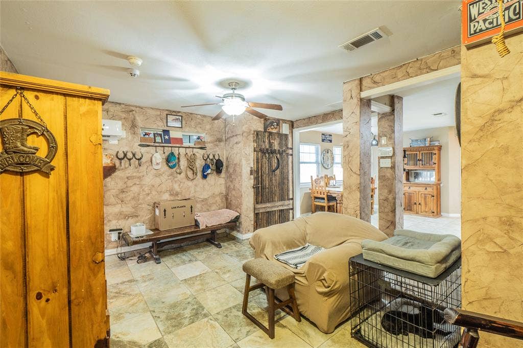 2830 Brads Way, Midlothian, TX 76065 2830 Brads Way, Midlothian, TX 76065