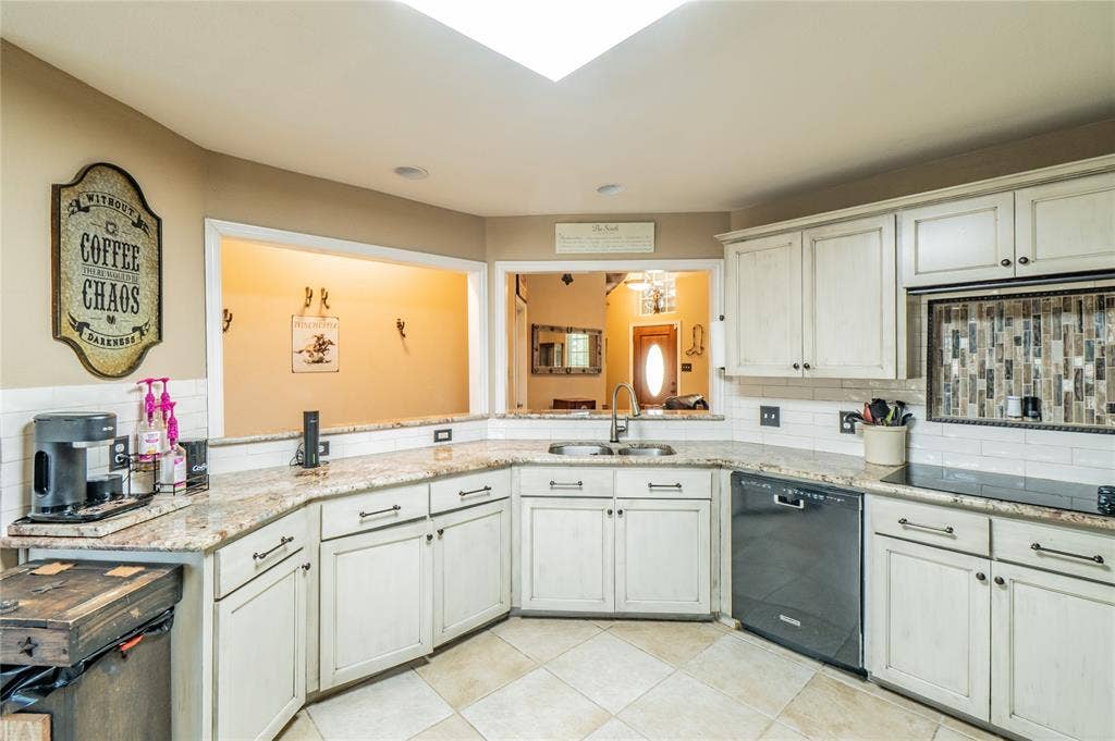 2830 Brads Way, Midlothian, TX 76065 2830 Brads Way, Midlothian, TX 76065