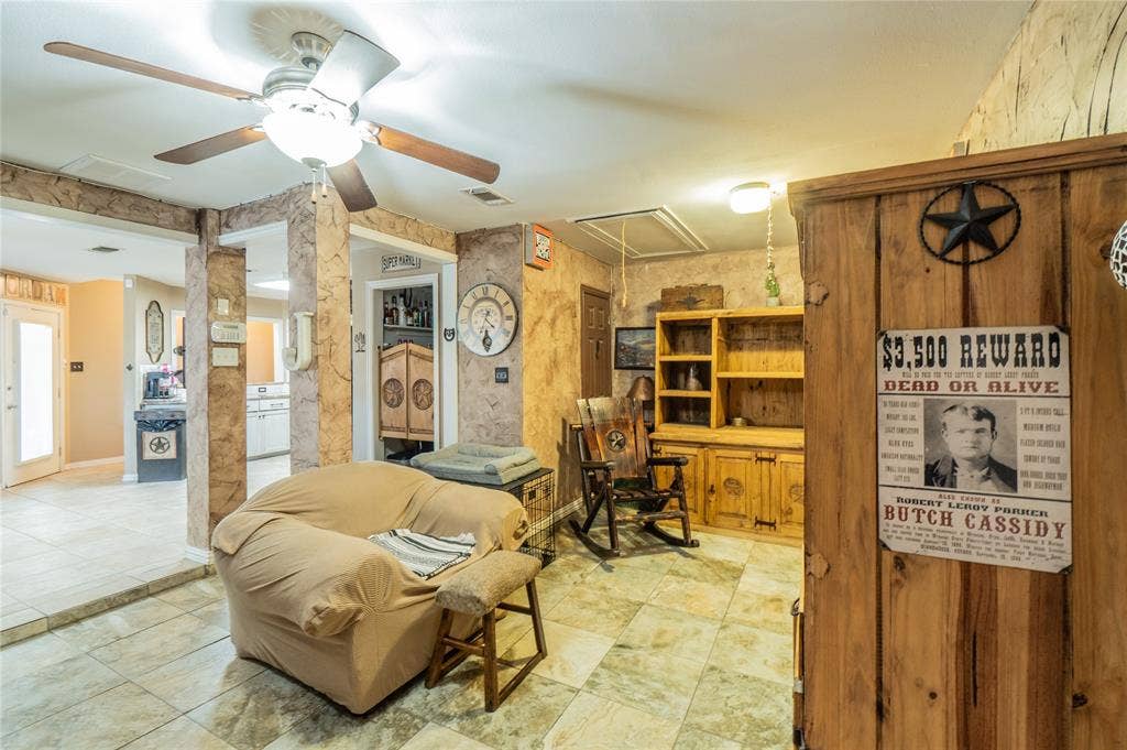 2830 Brads Way, Midlothian, TX 76065 2830 Brads Way, Midlothian, TX 76065