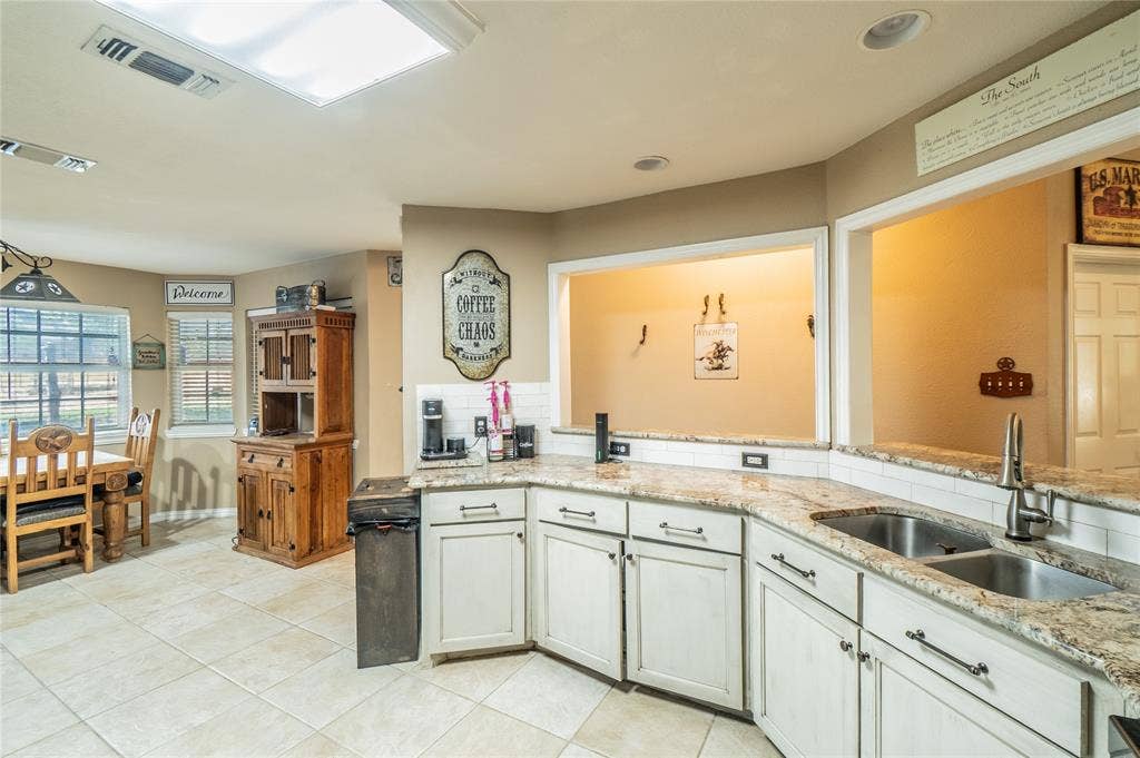2830 Brads Way, Midlothian, TX 76065 2830 Brads Way, Midlothian, TX 76065