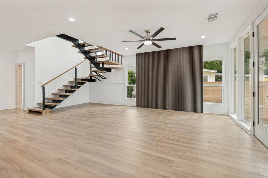 Property photo for 514 S Marlborough Avenue, Dallas, TX