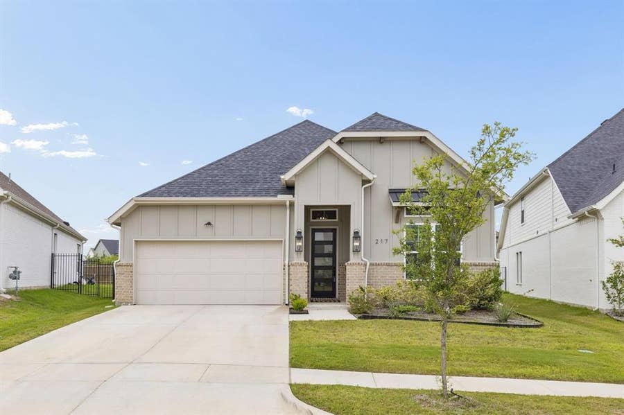 Property photo for 217 Observation Drive N, Aledo, TX