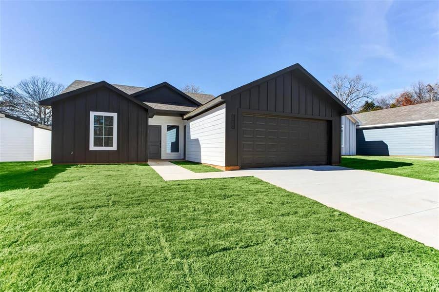 Property photo for 1471 Cathey Drive, Denison, TX