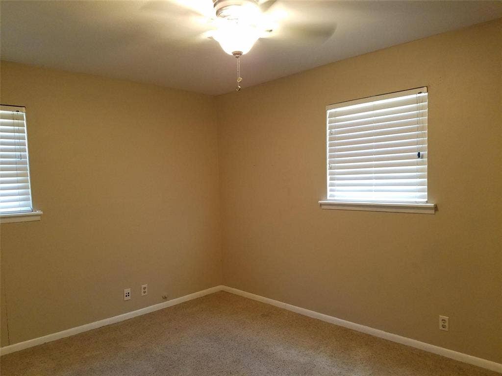 702 Jones Street, Euless, TX 76040 702 Jones Street, Euless, TX 76040