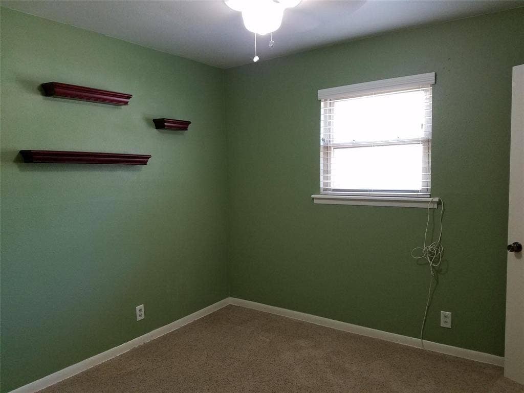 702 Jones Street, Euless, TX 76040 702 Jones Street, Euless, TX 76040
