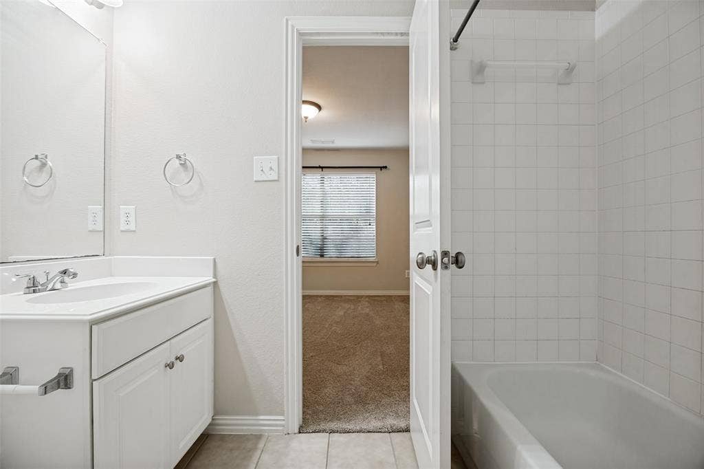 7925 Hannah Street, Plano, TX 75025 7925 Hannah Street, Plano, TX 75025