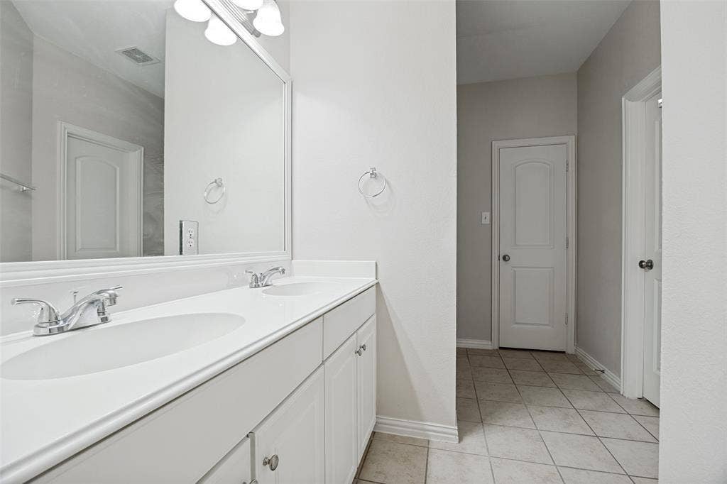7925 Hannah Street, Plano, TX 75025 7925 Hannah Street, Plano, TX 75025