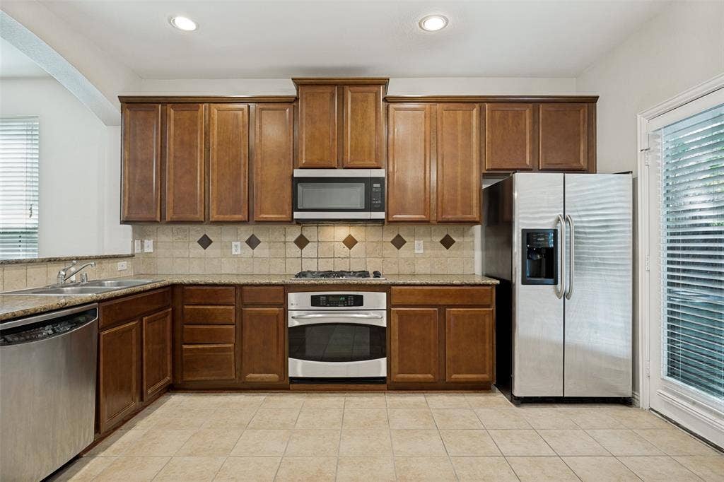7925 Hannah Street, Plano, TX 75025 7925 Hannah Street, Plano, TX 75025