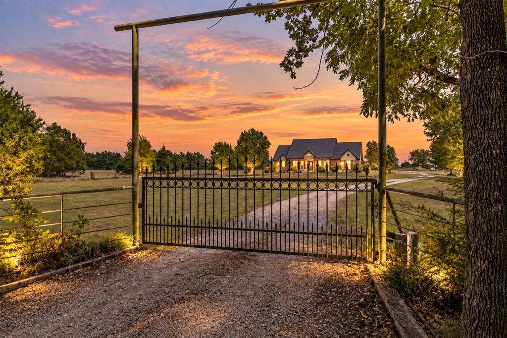 3595 County Road 1037, Greenville, TX 75401 3595 County Road 1037, Greenville, TX 75401