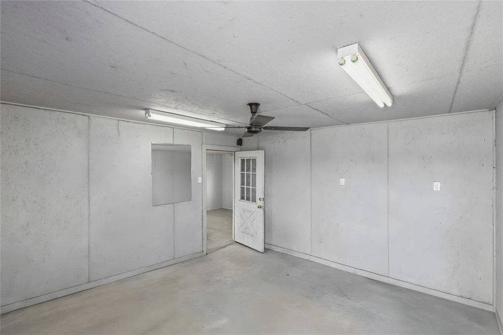 3595 County Road 1037, Greenville, TX 75401 Office space inside shop area.