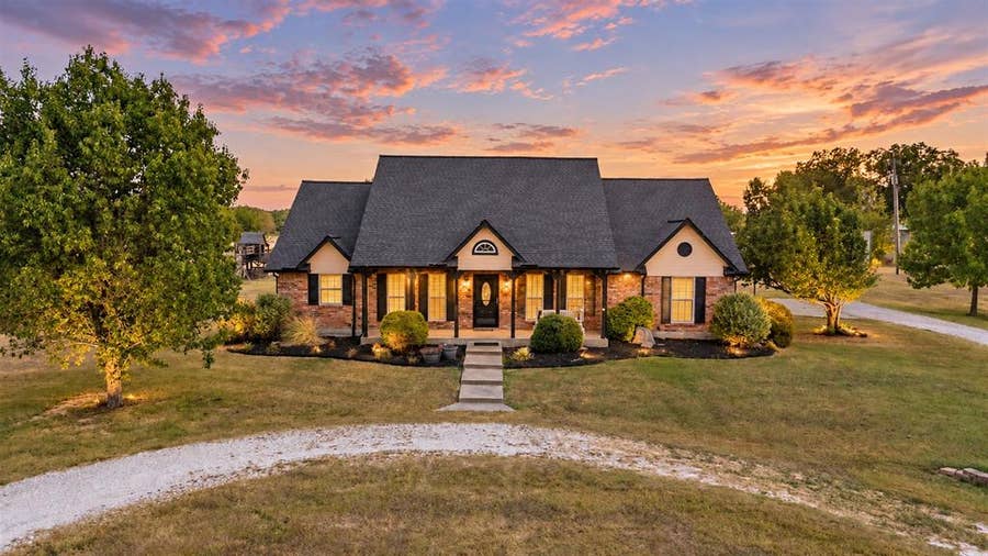 Property photo for 3595 County Road 1037, Greenville, TX