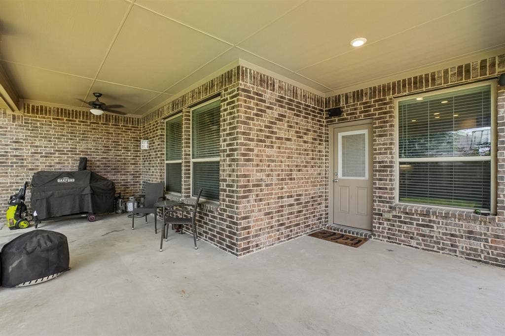 706 Dover Drive, Midlothian, TX 76065