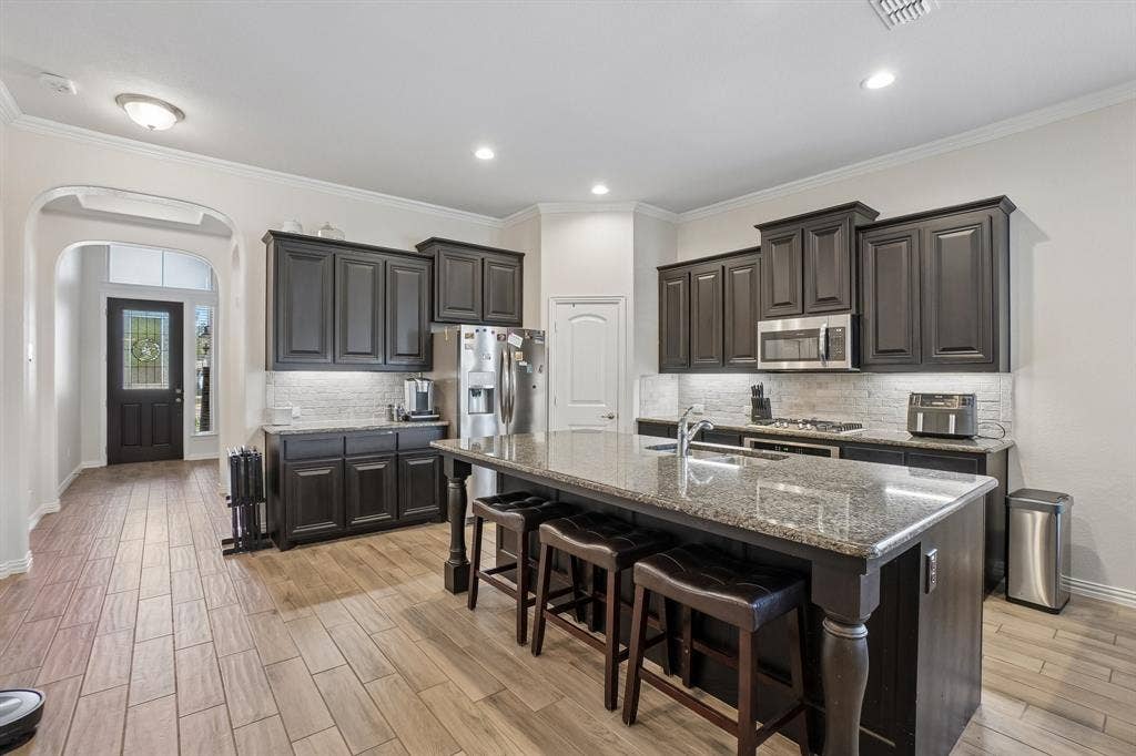706 Dover Drive, Midlothian, TX 76065
