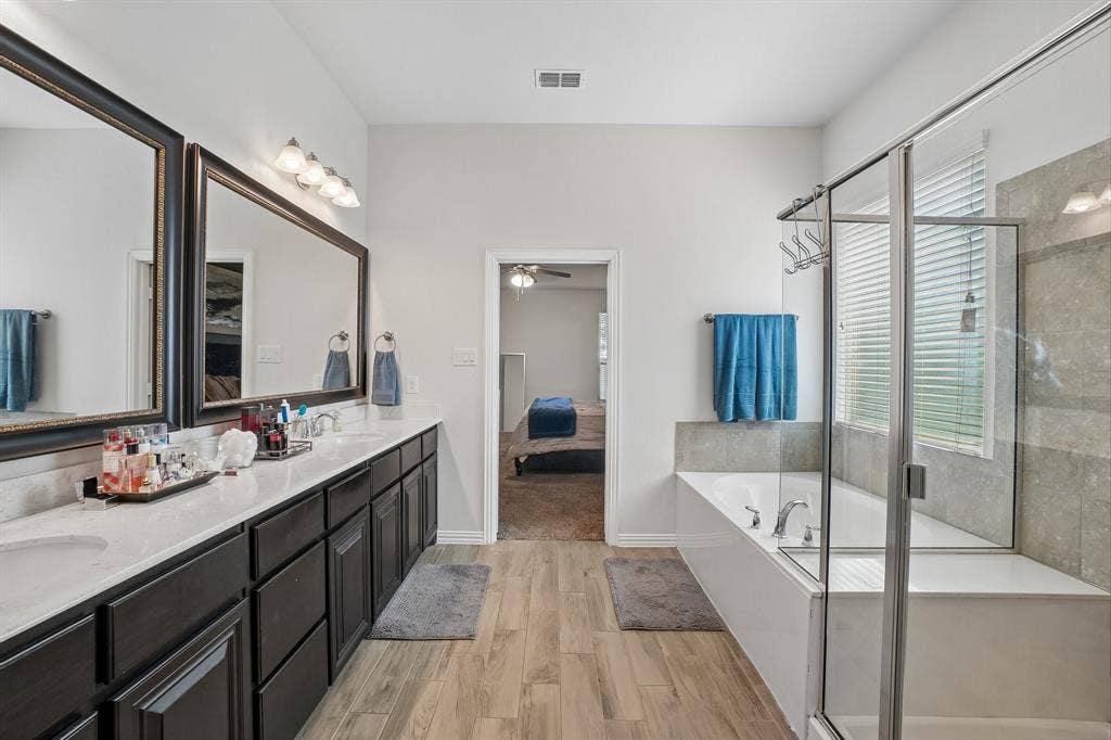 706 Dover Drive, Midlothian, TX 76065