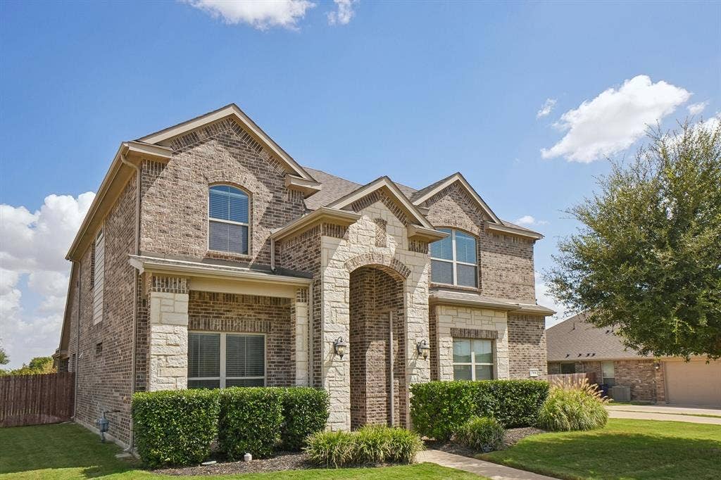 706 Dover Drive, Midlothian, TX 76065