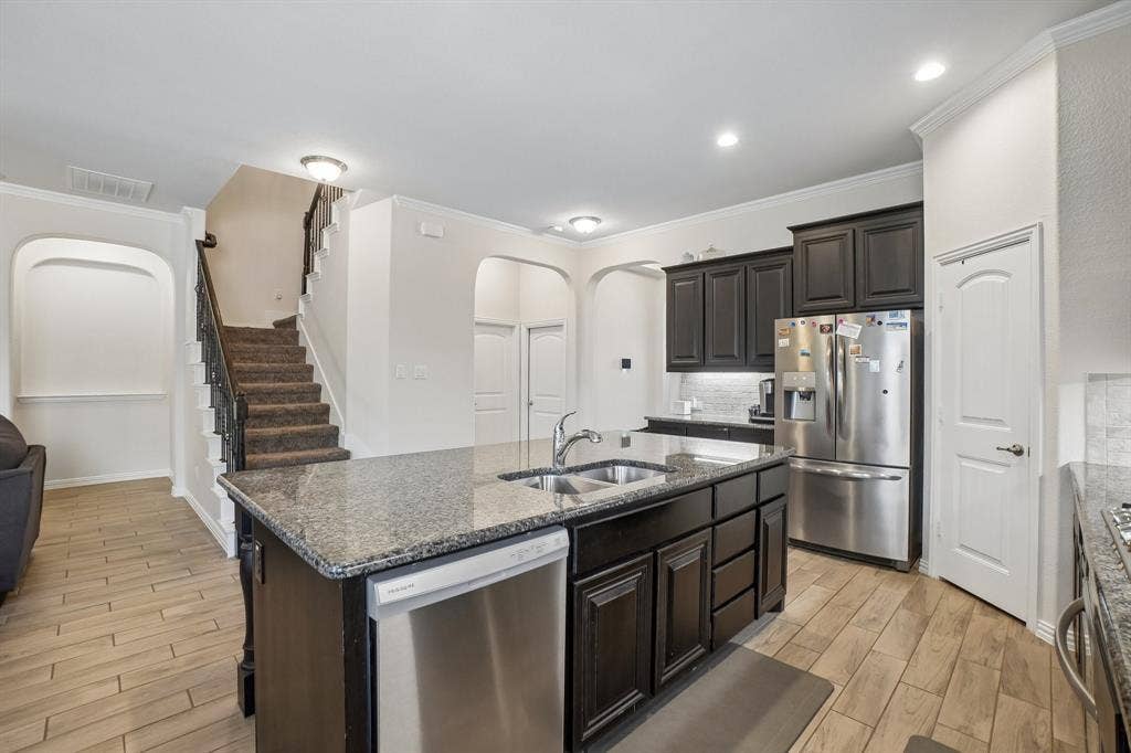 706 Dover Drive, Midlothian, TX 76065