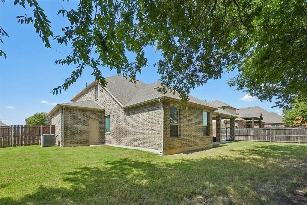 706 Dover Drive, Midlothian, TX 76065