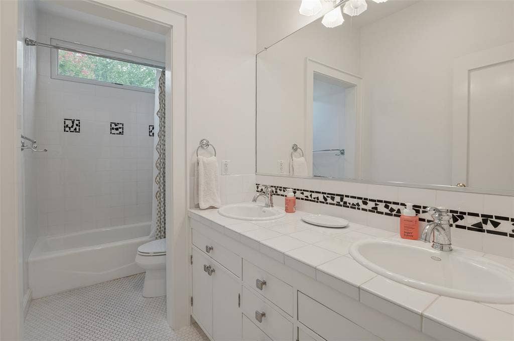 6015 Velasco Avenue, Dallas, TX 75206 6015 Velasco Avenue, Dallas, TX 75206