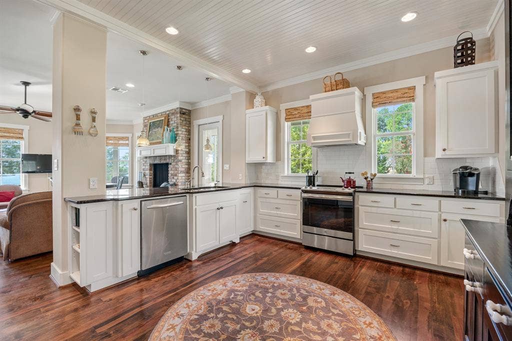 8155 E Lake, Murchison, TX 75778 8155 E Lake, Murchison, TX 75778