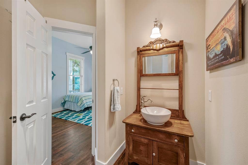 8155 E Lake, Murchison, TX 75778 8155 E Lake, Murchison, TX 75778
