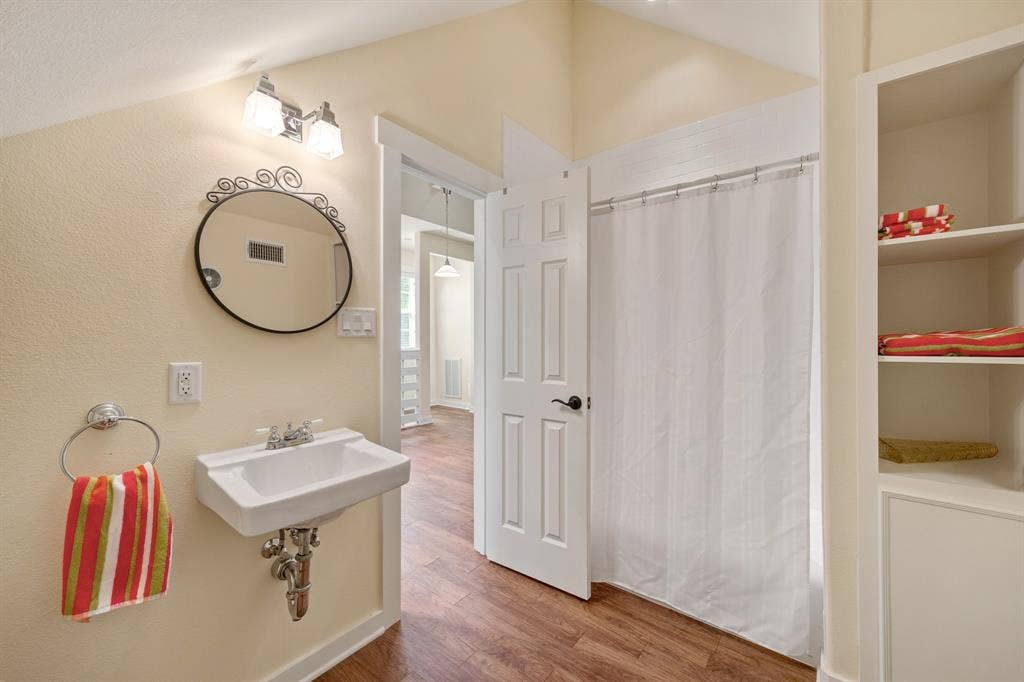 8155 E Lake, Murchison, TX 75778 8155 E Lake, Murchison, TX 75778