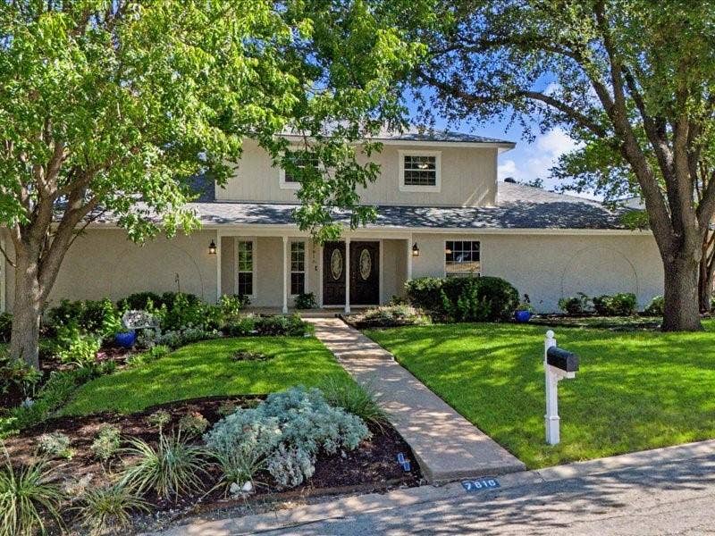 Property photo for 7816 Fairwood Court, Fort Worth, TX