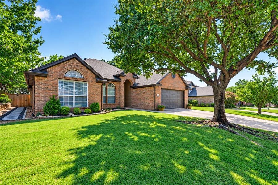 Property photo for 2720 Windstone Way, Corinth, TX