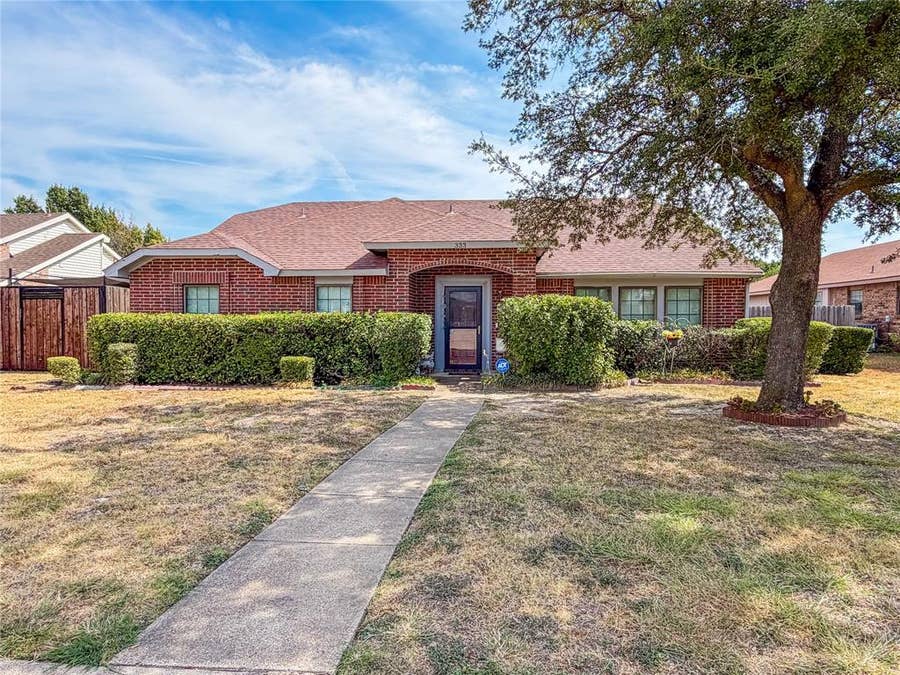 Property photo for 333 S Cannady Drive, Cedar Hill, TX