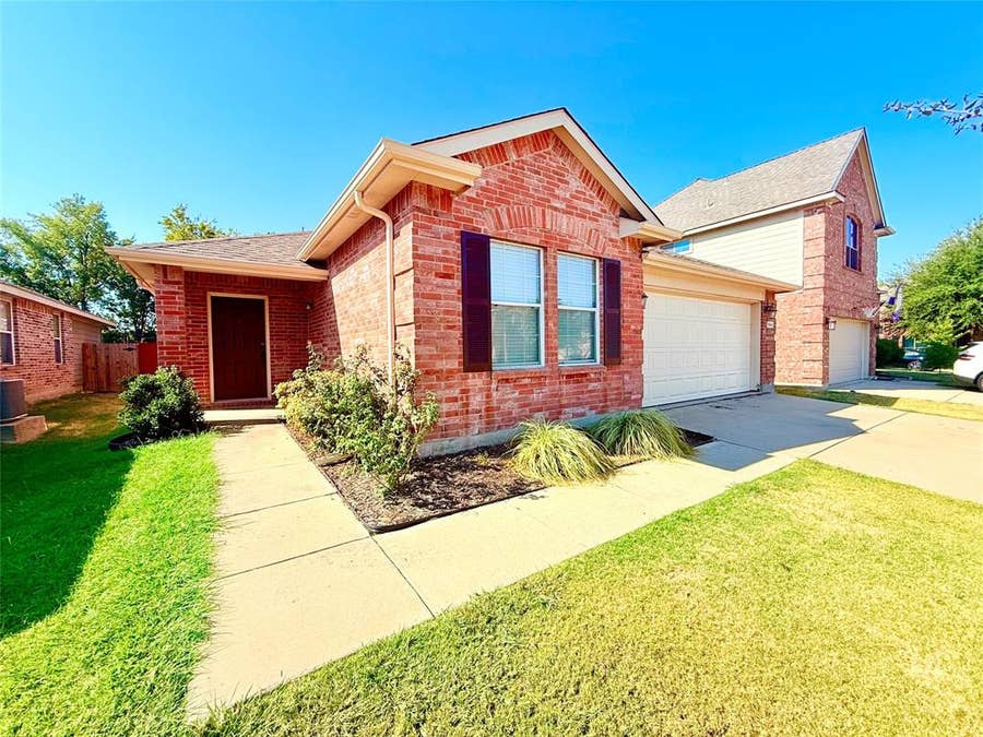 Property photo for 1604 Quail Springs Circle, Fort Worth, TX