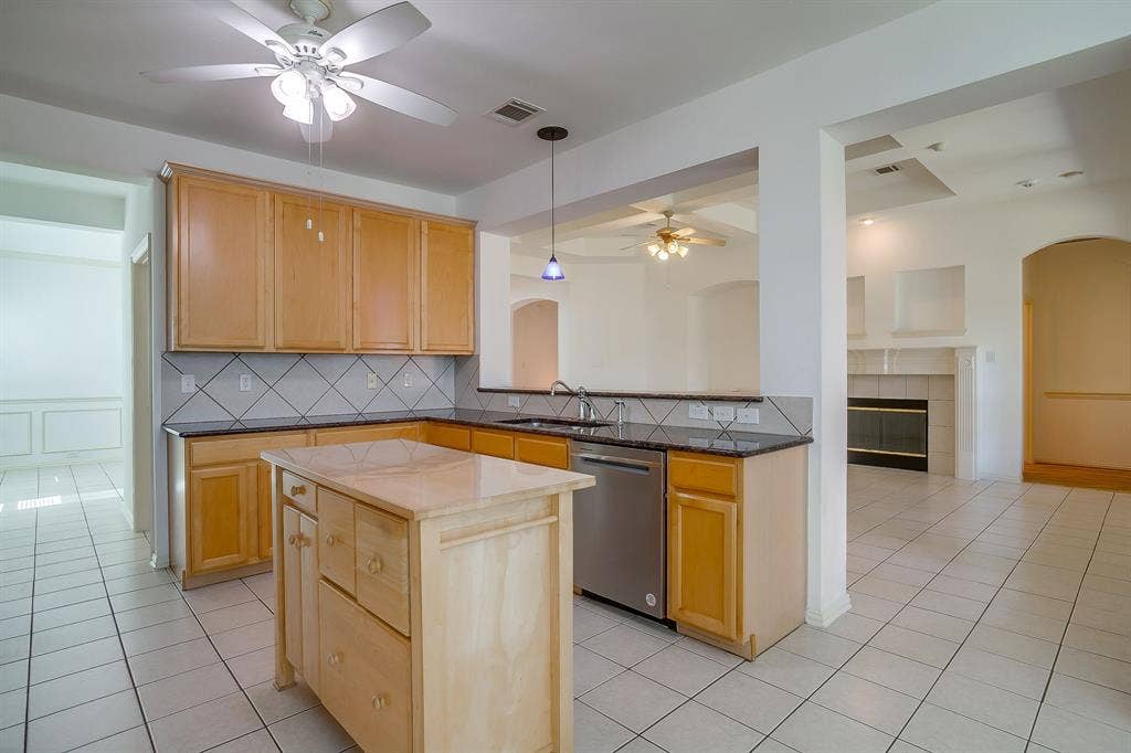 8101 Rodeo Drive, Denton, TX 76208